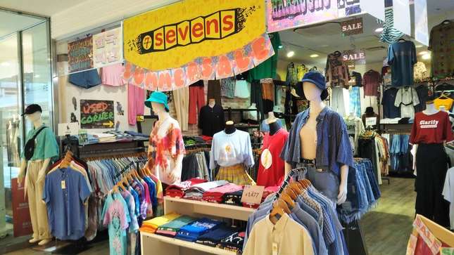 韓国ファッションと古着のお店「sevens」