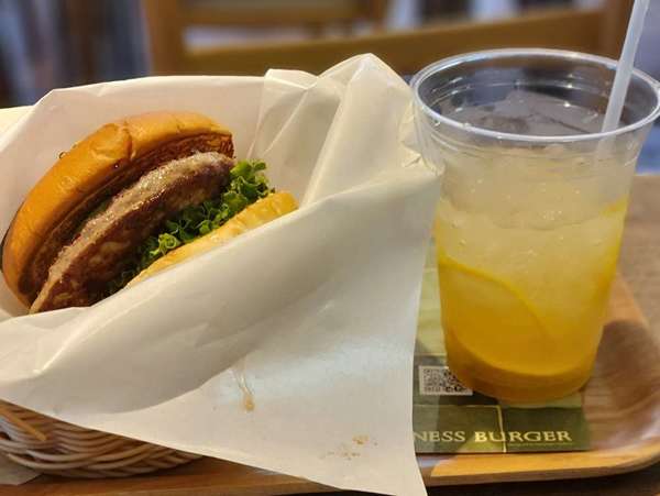 クラシックアボカドバーガーの画像