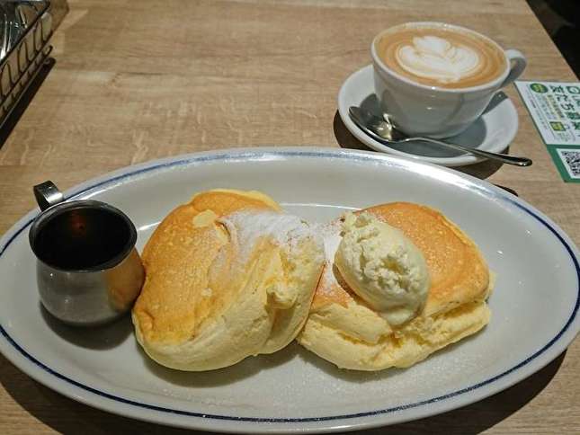 見た目から美味しそうなアンカーズカフェのスフレパンケーキ