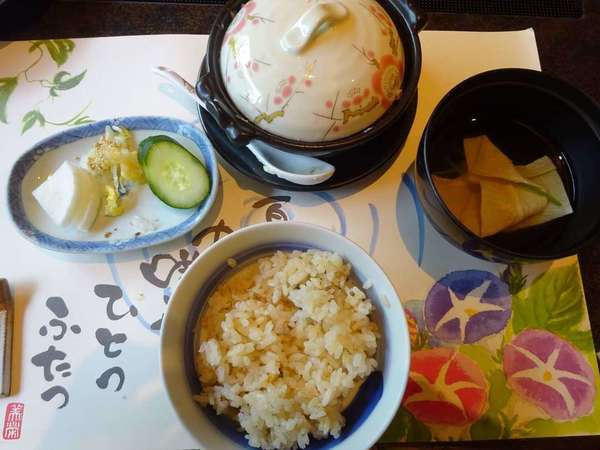 多彩な豆腐料理は絶品の画像