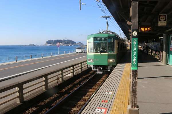 冬の湘南は「色」が魅力！江ノ電に乗って色とりどりの風景を楽しもう！の画像