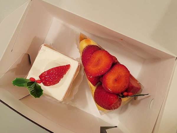 クリスマスは街のケーキ屋さんの画像
