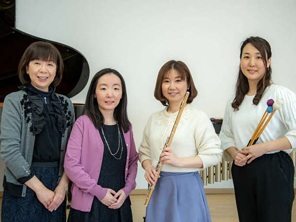 4人で演奏する"共想曲"の画像