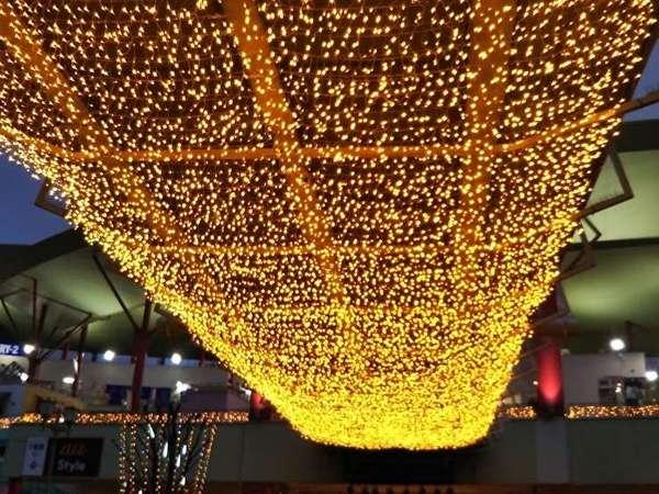 輝くイルミネーションに彩られたViNAWALK！の画像