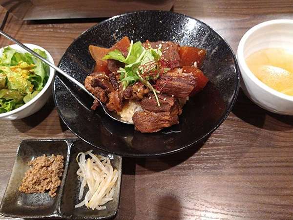 ランチもコスパよくて満足の画像