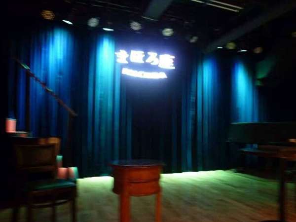 音楽と食事を堪能できるライブハウスの画像