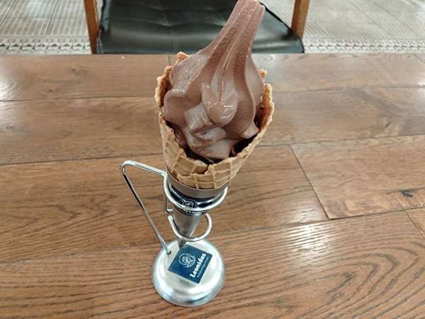 王室御用達チョコレートブランドのソフトクリームの画像