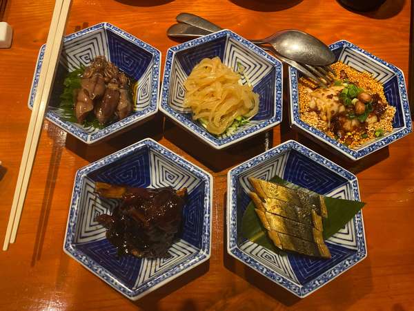 前菜盛り合わせがオススメ！センス抜群の中華料理店の画像