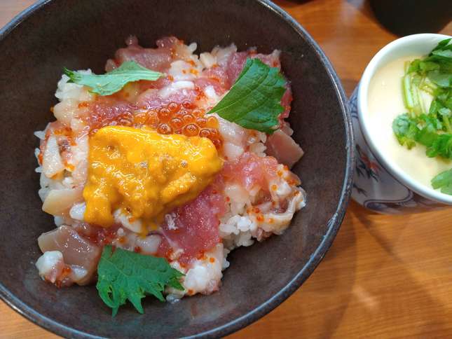 ランチの海鮮丼