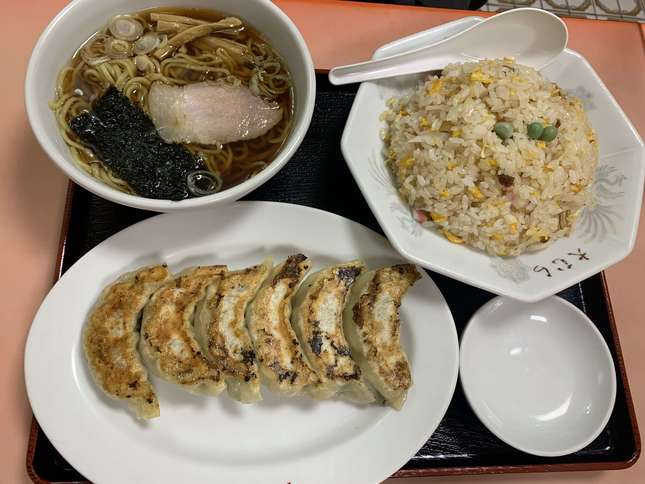 チャーハン、ラーメン、餃子のセット