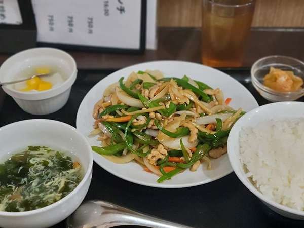 安くて美味しい町の中華屋さんの画像