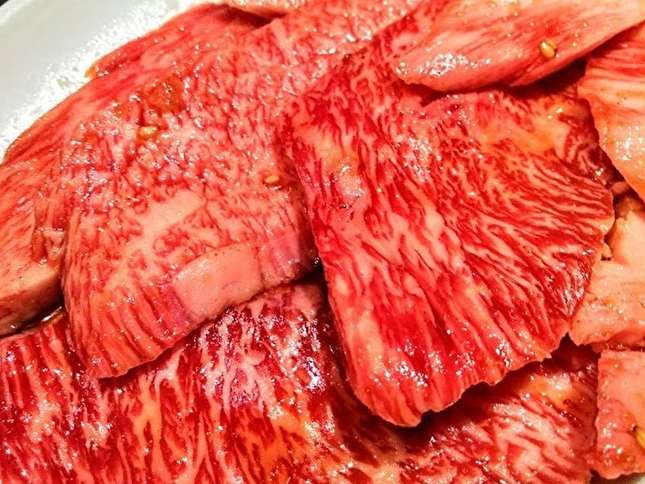 山盛りのお肉