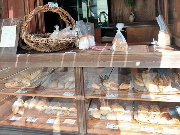 自家製酵母のパン屋さんの画像