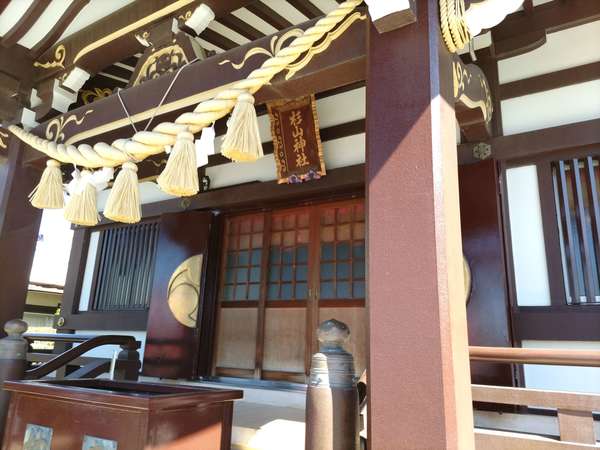 厳かな拝殿のあるつくしの杉山神社でお参り！の画像