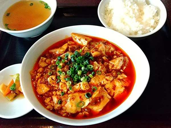 駅から2分の本格四川料理の画像