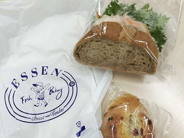 美味しくて安い移動車のパン屋さんの画像
