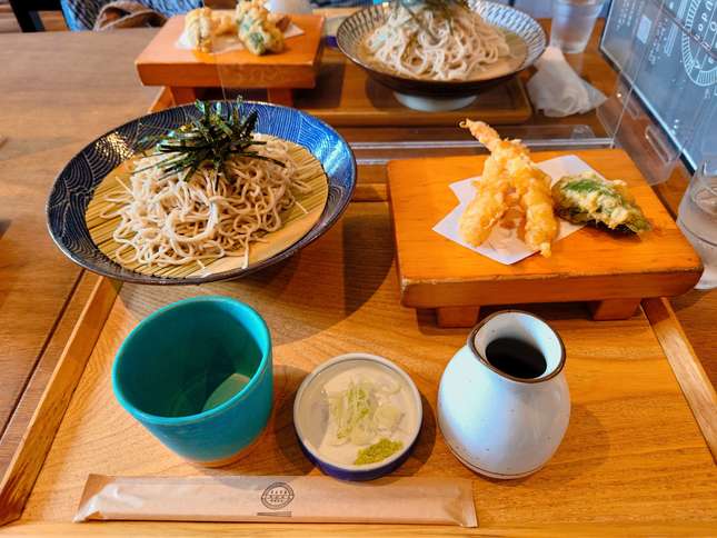 おしゃれなお蕎麦屋さん