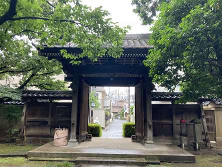 玉泉寺は和泉多摩川の駅前にある！