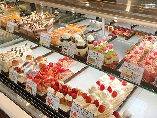上品でキラキラ！何度も行きたいケーキ屋さんの画像