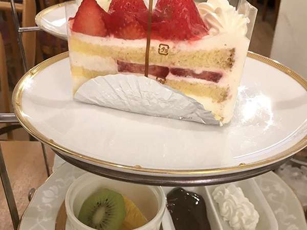 季節のケーキも有りますの画像