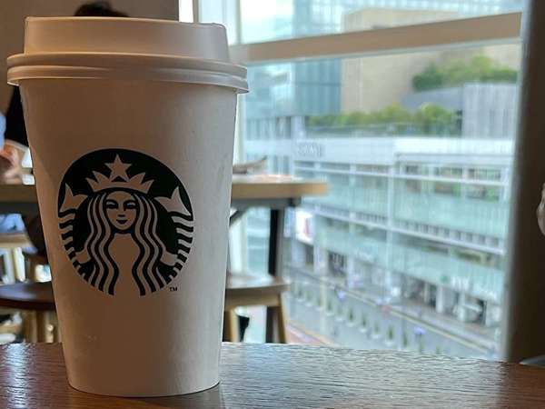 新宿ミロード5階のスタバでカフェタイムの画像