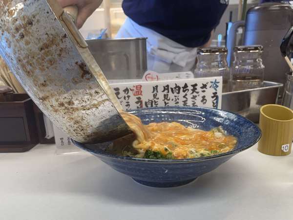 祖師ヶ谷大蔵駅前のかき玉たっぷりのうどん屋の画像