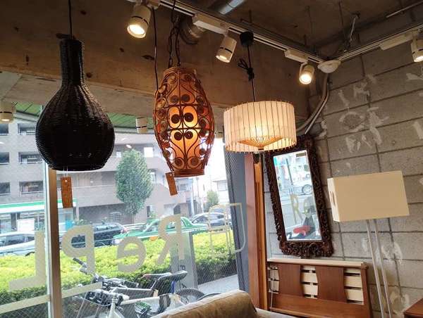 ベイクルーズのリユース家具店を発見の画像