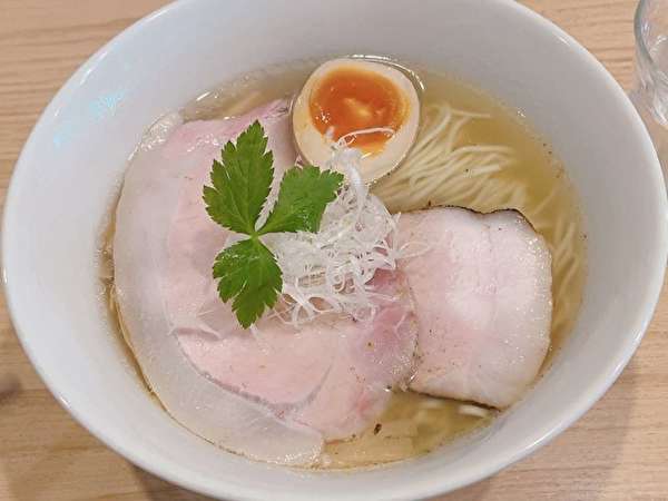 お上品ラーメンが美味しいですの画像