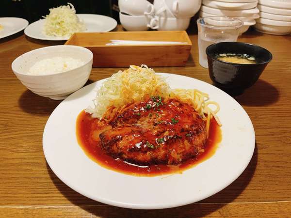 女性が1人でも入りやすい洋食屋さん。の画像