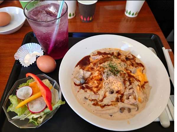 養鶏場のカフェの画像