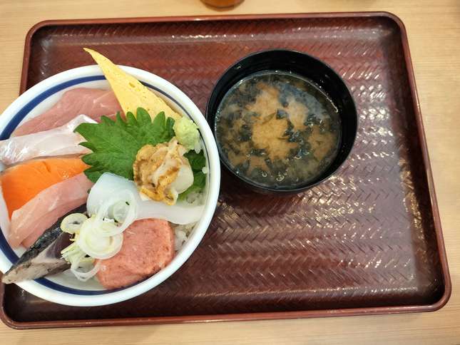 ランチの海鮮丼