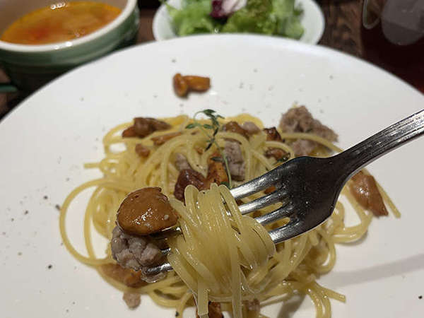秋を感じるおいしいパスタの画像