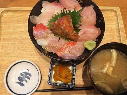 鯛めしおかわり無料の高コスパランチ