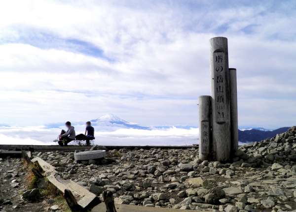 富士山や南アルプスも望める「塔ノ岳」！古くから信仰の歴史も残る山の画像
