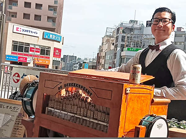 外国の香り手回しオルガンの音色の画像