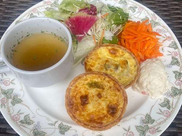 緑の中でのんびり。世田谷美術館SeTaBi Cafeの画像