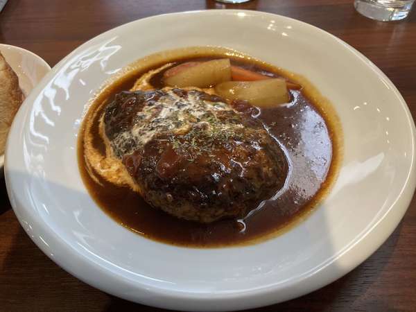 ランチのアラカルト豊富なビストロ！の画像