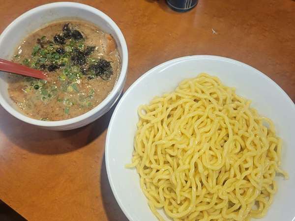 美味しい濃厚醤油つけ麺の画像