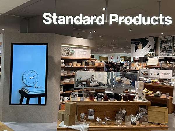 3ブランドの複合店で楽しくショッピング！の画像