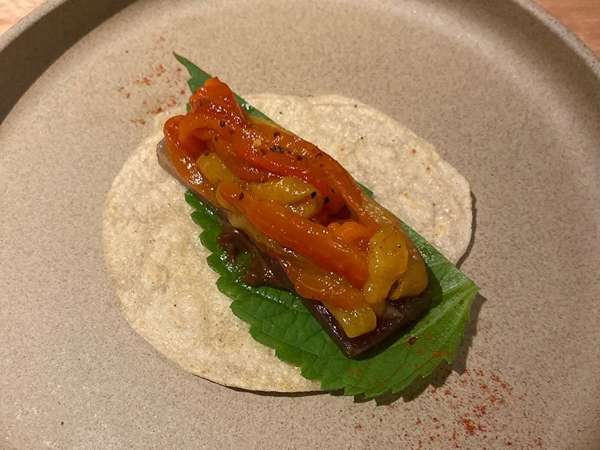 素敵空間で味わう新しいタイ料理の画像