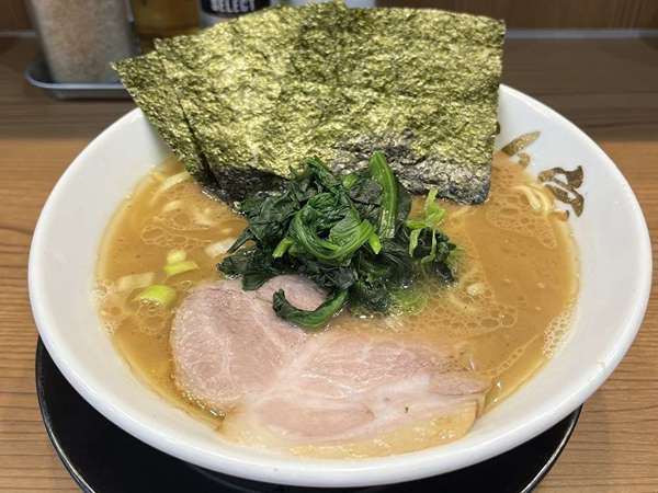 並ぶ価値あり！家系ラーメン！の画像