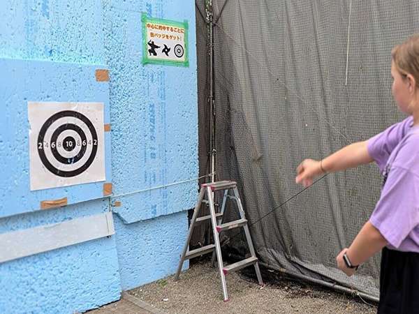 忍者手裏剣体験は本物の手裏剣で迫力満点！の画像