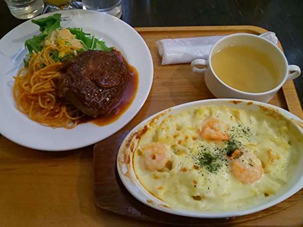 メニューが豊富で迷っちゃう！！レトロ洋食屋さん