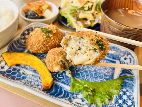 おすすめ！駅近の人気レストランカフェでランチ