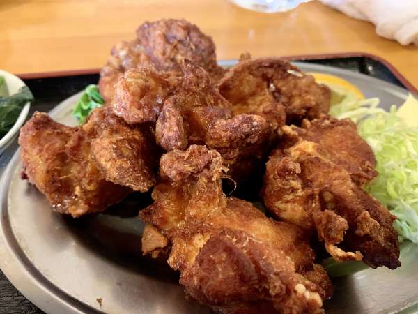 大きな唐揚げが７つも！ お得な昼定食