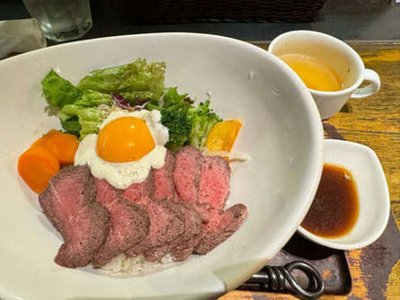 1日10食限定！ローストビーフ丼