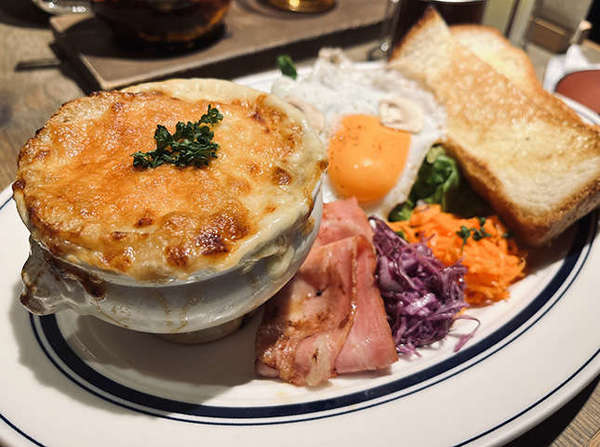 町田で人気のレトロなカフェ「The CAFE」