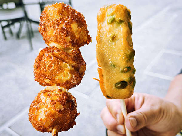 かまぼこの揚物！熱々揚げたてでおいしい！