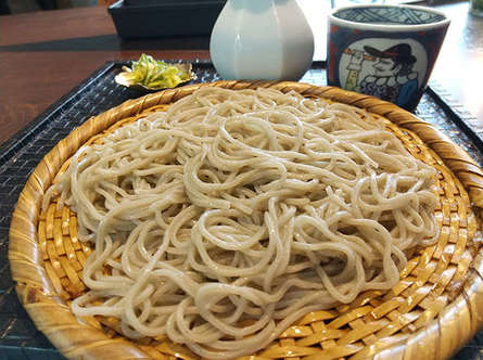 モダンな店内で味わう絶品のお蕎麦