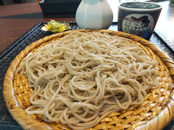 モダンな店内で味わう絶品のお蕎麦の画像